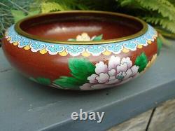 Chinese Cloisonne bowl in lovely condition with flowers and 8 inch diameter