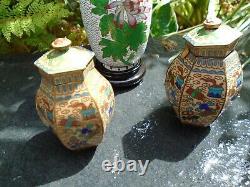 Cloisonne small vase and stand together with 2 minature cloisonne pots with lids