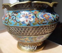 Ancienne marmite en bronze cloisonné chinois de l'époque Qing, pot de fleurs jardinière de 9 pouces de diamètre.