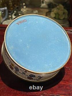 Boîte à bijoux ronde en laiton avec émail cloisonné chinois antique et motif floral