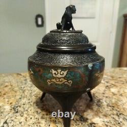 Brûleur d'encens à poignée de dynastie en bronze émaillé cloisonné chinois antique Foo Censer