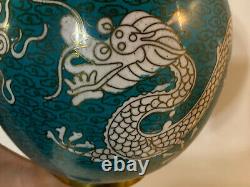 Paire d'anciens pots à gingembre en cloisonné chinois Qing / République avec des dragons