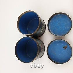 Paire de pots cylindriques chinois en cloisonné vintage avec couvercles sur fond bleu et fleurs