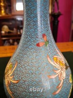 Paire de superbes vases cloisonné de la période Qing