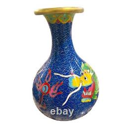 Paire de vases en émail cloisonné chinois antique, dragon à écailles enflammées, de 4,5 pouces de hauteur.