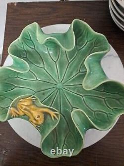 Plat vert avec une grenouille sur une feuille Antiquités et poterie chinoise vintage