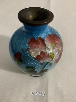 Rare Antique Japanese Ginbari Enamel Cloisonné Miniature Flower Vase Meiji Era  	<br/>
 <br/>
	  Rareté Antique Japonaise Ginbari Émail Cloisonné Miniature Vase à Fleurs Époque Meiji