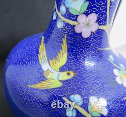 Translate this title in French: Vase de prunus grand antique chinois en cloisonné bleu Art Déco oriental