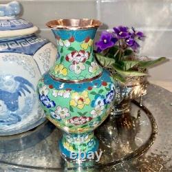 Vase Cloisonné antique, vert, floraux, laiton, chinoiserie, Chine 20e siècle