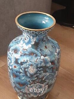 Vase antique chinoise de grande taille. Excellent état. Grand et lourd.