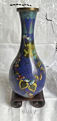 Vase chinois ancien en cloisonné émaillé floral peint à la main en laiton de 17cm