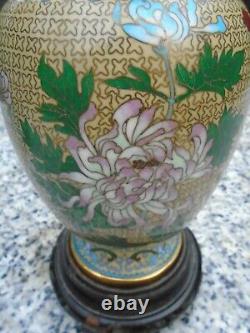 Vase cloisonné et support, belles couleurs, pas de dommage, superbe article